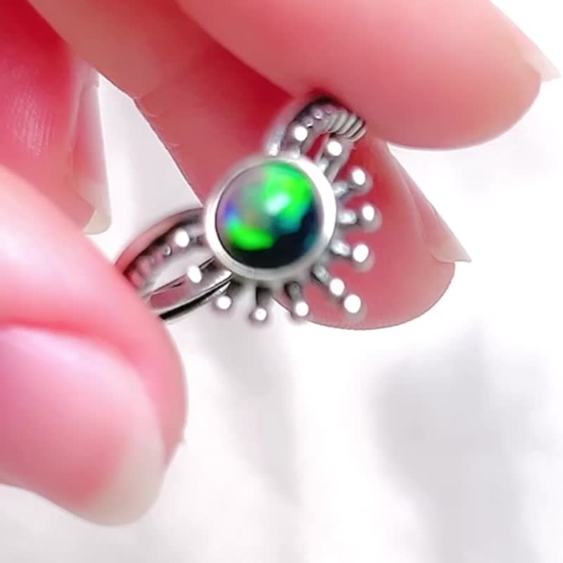 The brightest star in the night sky Translucent Black Opal Ring/Opal/925 Sterling Silver/Opal - แหวนทั่วไป - เครื่องเพชรพลอย สีน้ำเงิน