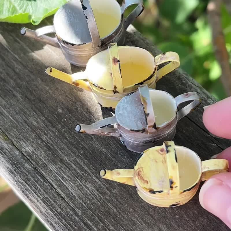 Miniature garden watering can - 公仔模型 - 其他材質 多色