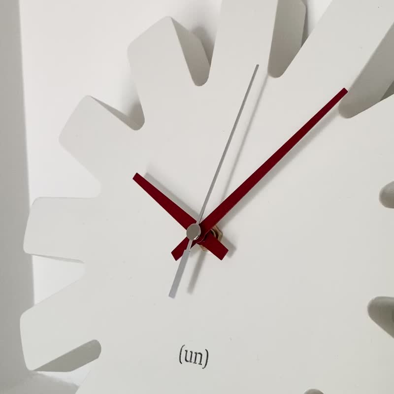 The Sirius wall clock - 時鐘/鬧鐘 - 木頭 白色