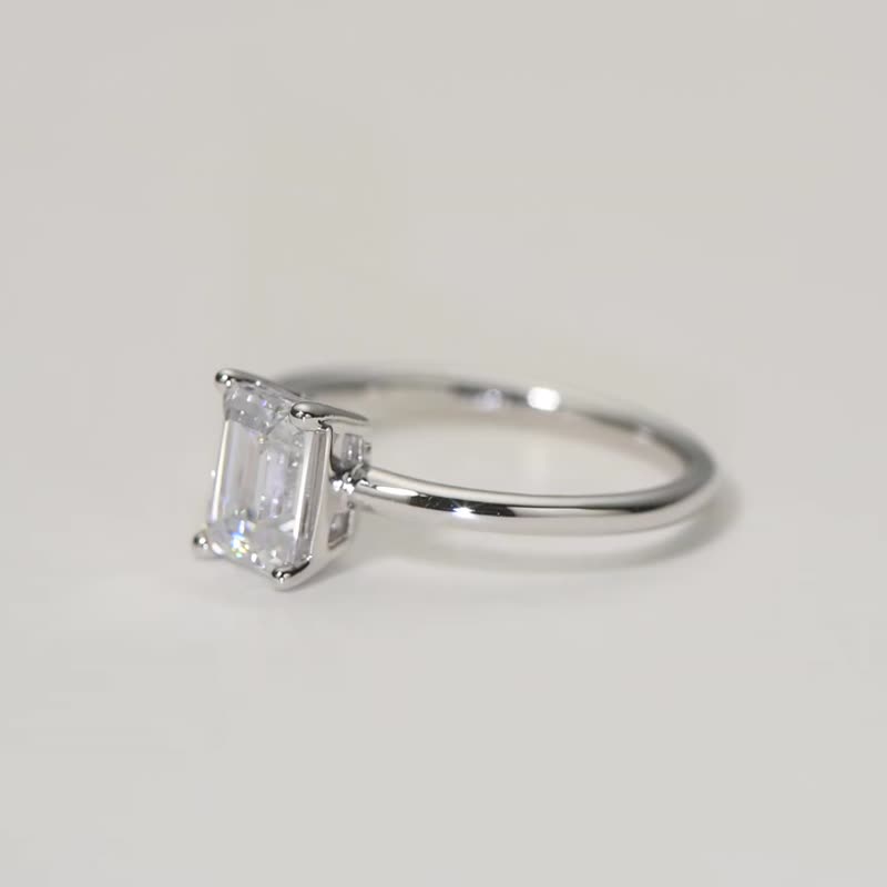 Moissanite Moissanite 1 carat engagement flower bud diamond ring Taipei store Cu - แหวนทั่วไป - วัสดุอื่นๆ 