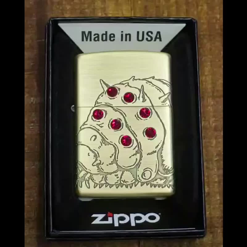 【ZIPPO官方旗艦店】吉卜力-風之谷 紅眼王蟲防風打火機 ZA-6-S08 - 其他 - 銅/黃銅 金色