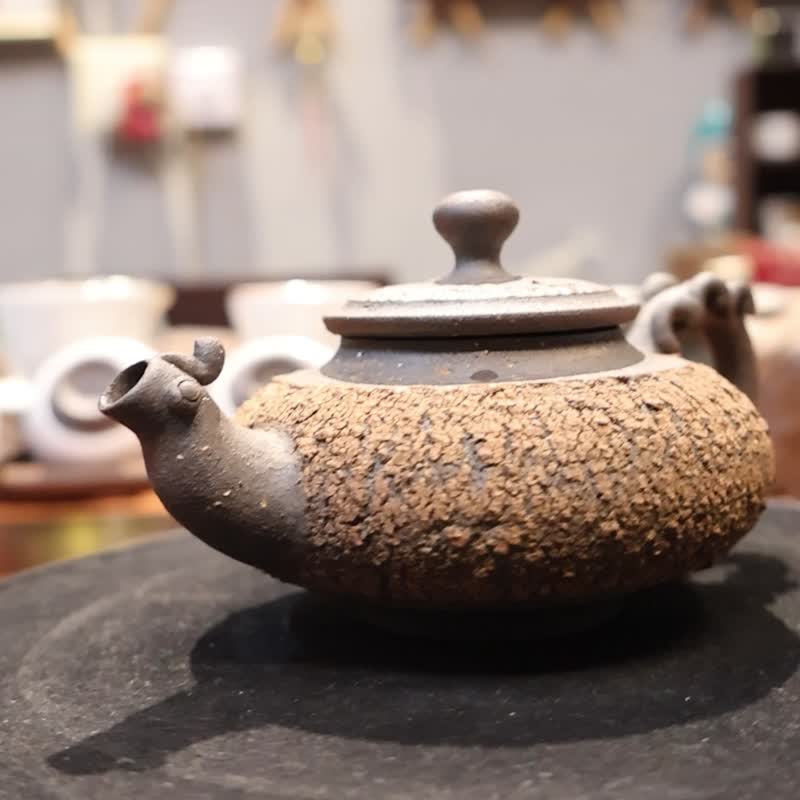 Teacher Yu Huayu - purely handmade - rock mine phoenix teapot - capacity about 120cc - Teapots & Teacups - Pottery 