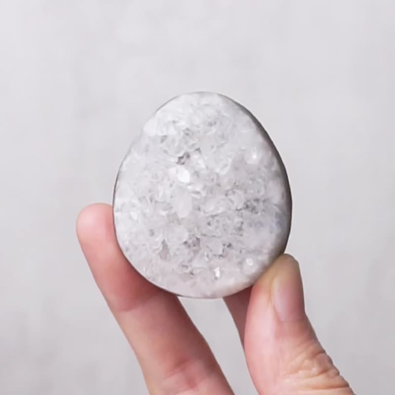 小型白水晶蛋 // 淨化 平靜 // 水晶蛋 水晶擺飾 贈底座 - 擺飾/家飾品 - 水晶 透明