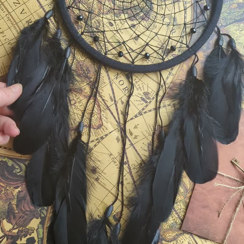 Traditional Black Dreamcatcher with Feathers ตัวจับความฝันสีดำทั้งหมด พระเครื่อง - 壁貼/牆壁裝飾 - 繡線 黑色