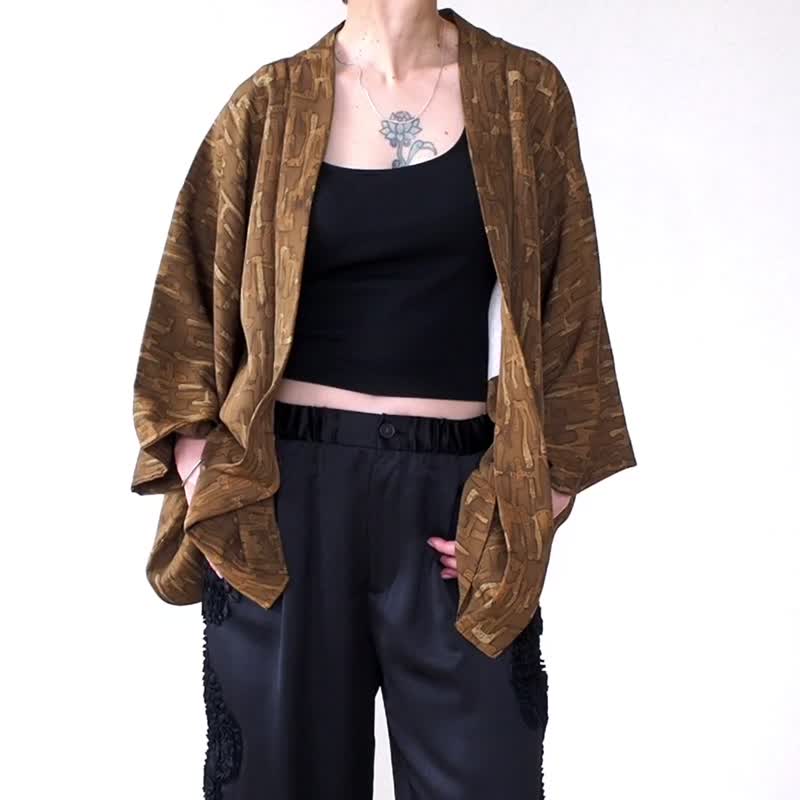 【日本製】 Soft silk brown Haori, fashion Japan, mens Haori, gift - Women's Casual & Functional Jackets - Silk Brown