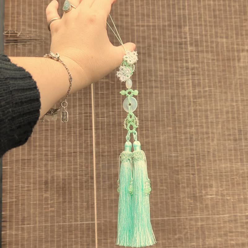 Zootee pig's trotter handmade Hanfu accessories Chinese knot pendant chalcedony peace buckle crystal pendant moonlight mint color - พวงกุญแจ - เครื่องประดับพลอย สีใส