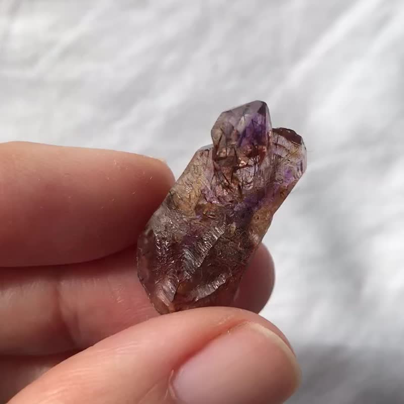 Super Seven Crystal Boutique Amethyst Amethyst Raw Stone Castle Backbone Crystal Imprint Decoration Natural - Items for Display - Crystal Purple