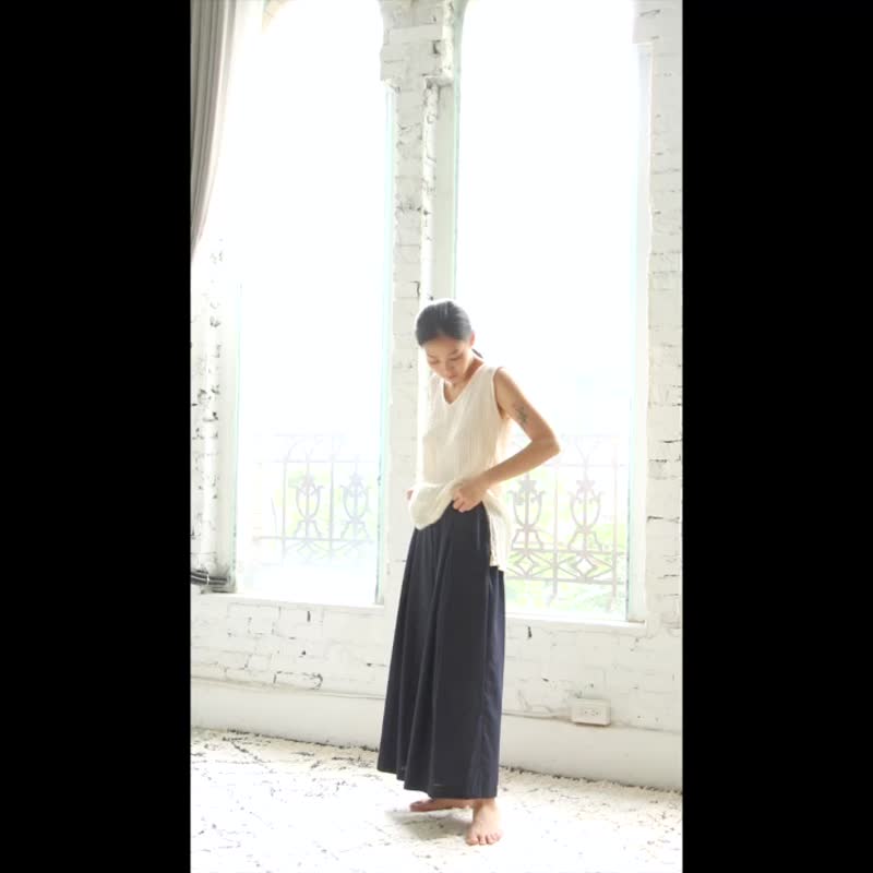 OMAKE 後拉鍊打褶大寬褲 / 棉麻 藍黑 - 女長褲 - 棉．麻 藍色