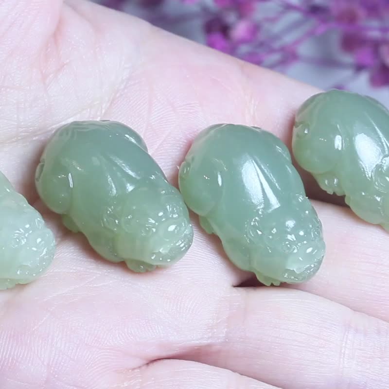 【貔貅】天然和田玉項鏈/招財吊墜/神獸瑞獸掛件玉珮/男女情侶款 - 項鍊 - 玉石 綠色