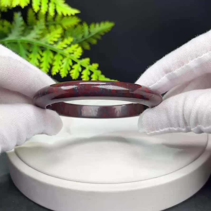 精品 紅伊丁石貴妃鐲 59MM 深紅飄花橢圓手環 提升魅力 增強人緣 - 手鍊/手環 - 半寶石 紅色