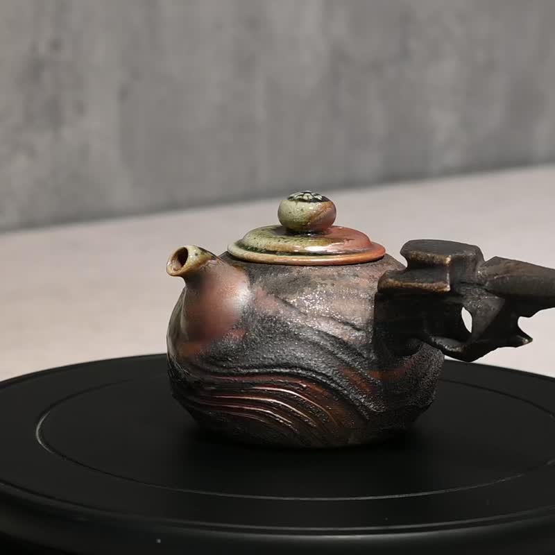 Wood-fired side handle teapot Wood-fired teapot teapot tea mat [Zhenlin Ceramics] - Teapots & Teacups - Pottery 