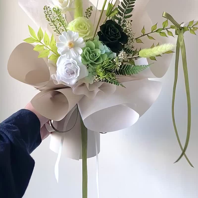 綠色自然系飄逸感永生玫瑰花束。表演獻花。情人節生日告白 - 乾燥花/永生花 - 植物．花 綠色