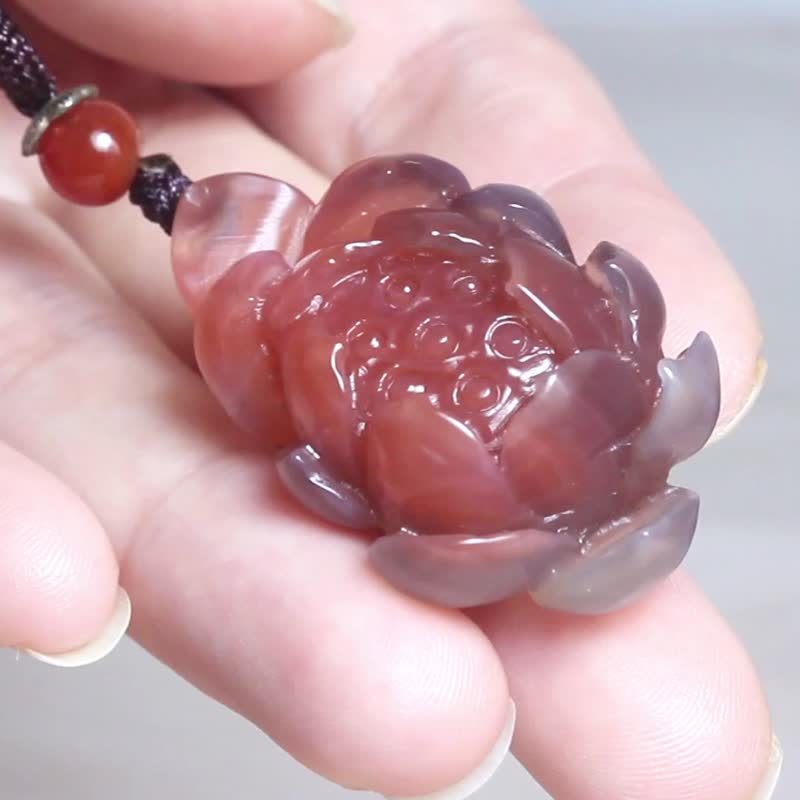 【蓮花】天然非洲南紅瑪瑙 項鏈 吊墜 掛件 原創設計俏色手工雕刻 - 項鍊 - 玉石 紅色