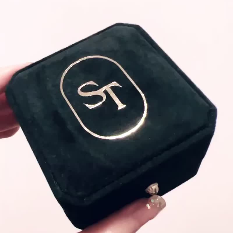客製化燙金logo求婚結婚戒指盒(可放單隻或對戒) - 對戒 - 其他人造纖維 綠色