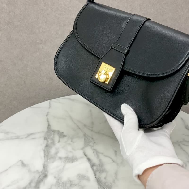 【 日本直送　名牌中古包 】CELINE セリーヌ ショルダーバッグ ブラック ガンチーニ レザー クロスボディ vintage ヴィンテージ pdxcg6 - 側背包/斜背包 - 真皮 黑色