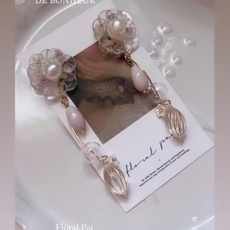 Chunyang Bubble UV Glue Flower Handmade Earrings - Earrings & Clip-ons - Other Materials 