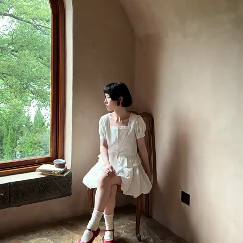 白色 刺繡泡泡袖珠玉襯衫 復古花邊方領上衣 - 女襯衫 - 棉．麻 白色