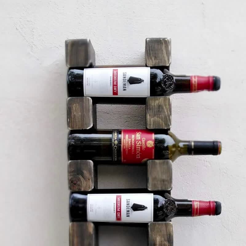 Solid wood hanging wine rack for 5 bottles. Rustic wall mounted wine holder. - 層架/置物架/置物籃 - 木頭 