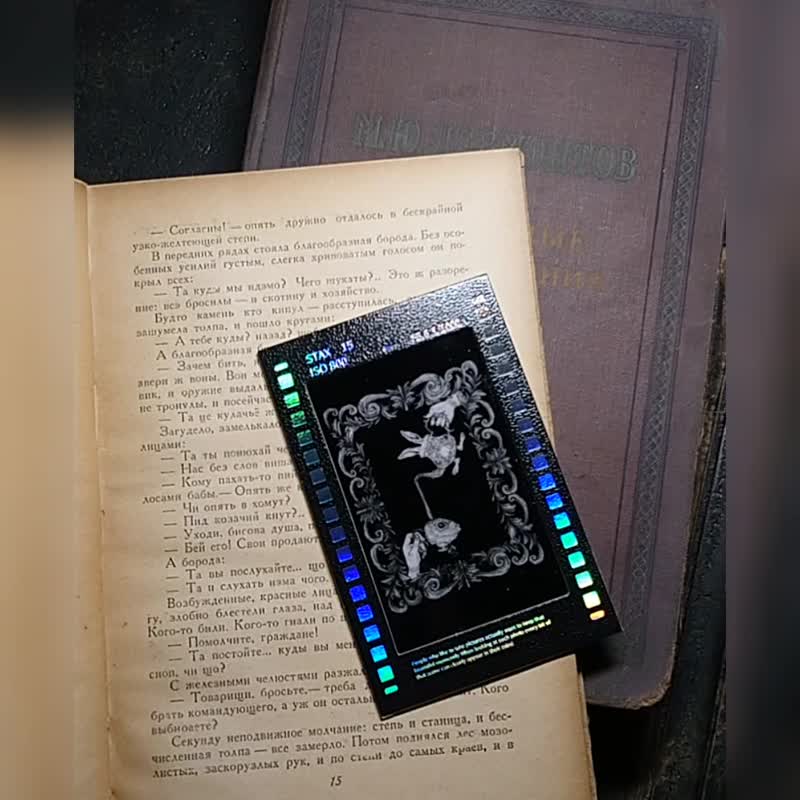 底片風半透鐳射邊小卡 兔子茶會 - 卡片/明信片 - 塑膠 黑色