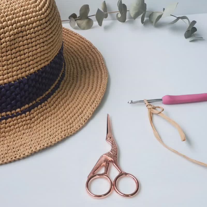 DIY kit including tutorial video for crocheting classic summer hat for men - เย็บปัก/ถักทอ/ใยขนแกะ - กระดาษ สีน้ำเงิน