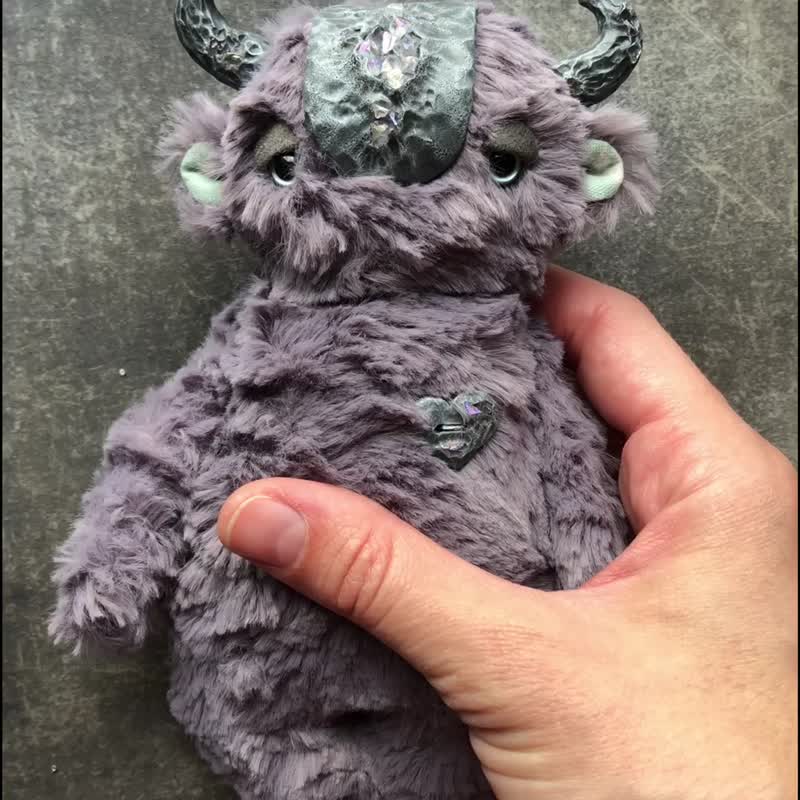 The Lonely Moon Spirit | original plush toy cute fantasy creatures - 玩偶/公仔 - 其他材質 灰色