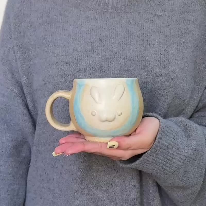 柔光莫蘭迪。兔子馬克杯 手工陶瓷茶杯 咖啡杯 陶藝 教師節禮物 - 其他杯子 - 陶 多色