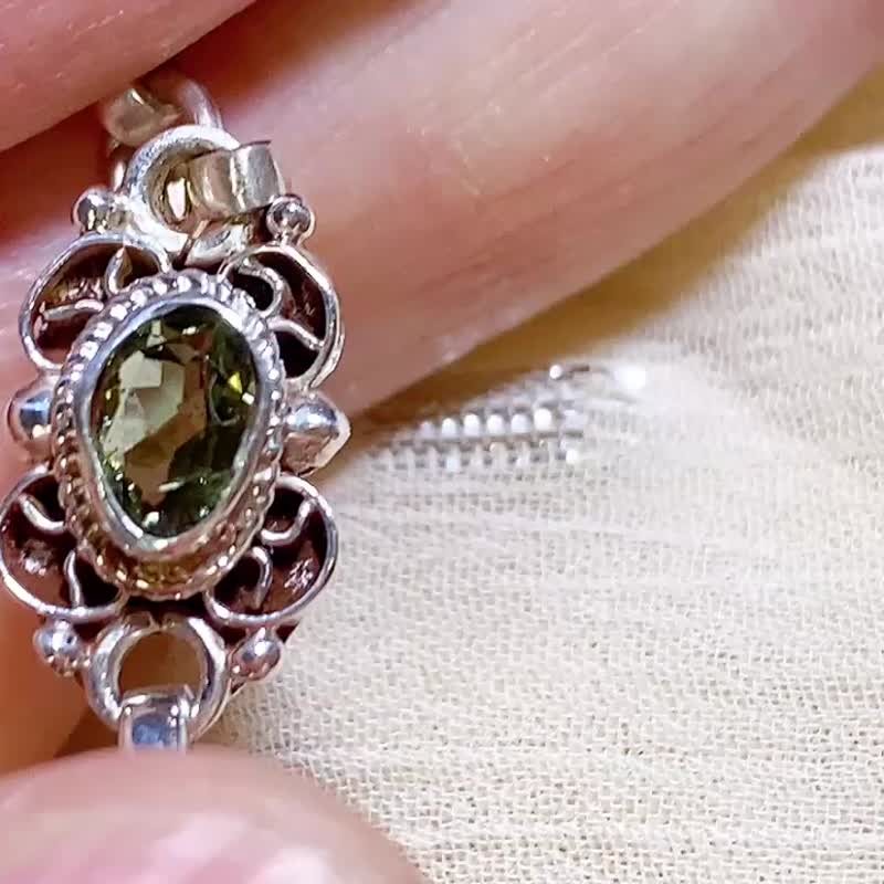 Natural Faceted Tourmaline Bracelet Handcrafted in Nepal 925 Sterling Silver - สร้อยข้อมือ - เครื่องเพชรพลอย 