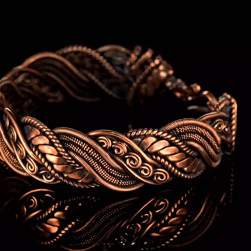 Copper bracelet for woman  Antique style Handcrafted wire woven copper jewellery - สร้อยข้อมือ - ทองแดงทองเหลือง สีทอง