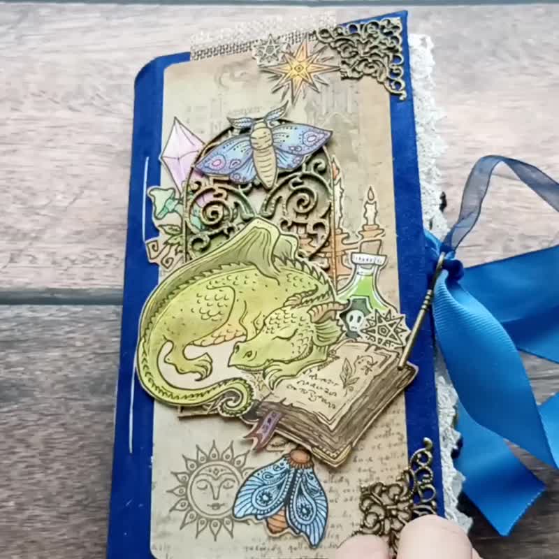 Dragon journal handmade Fairy junk journal Magic alchemy notebook - สมุดบันทึก/สมุดปฏิทิน - กระดาษ สีน้ำเงิน