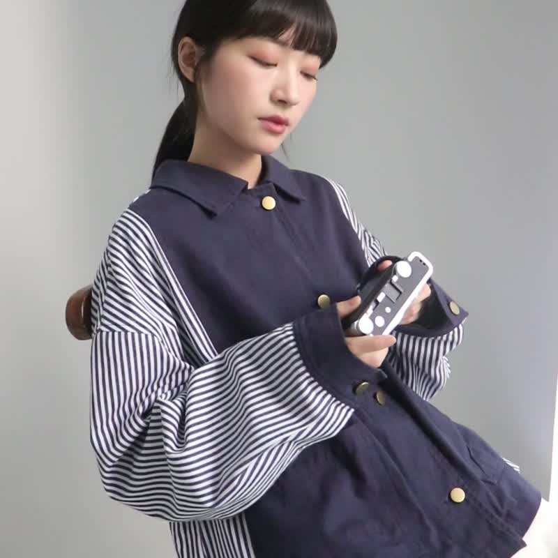 【Simply Yours】Striped patchwork heavy coat blue F - เสื้อแจ็คเก็ต - ผ้าฝ้าย/ผ้าลินิน สีน้ำเงิน