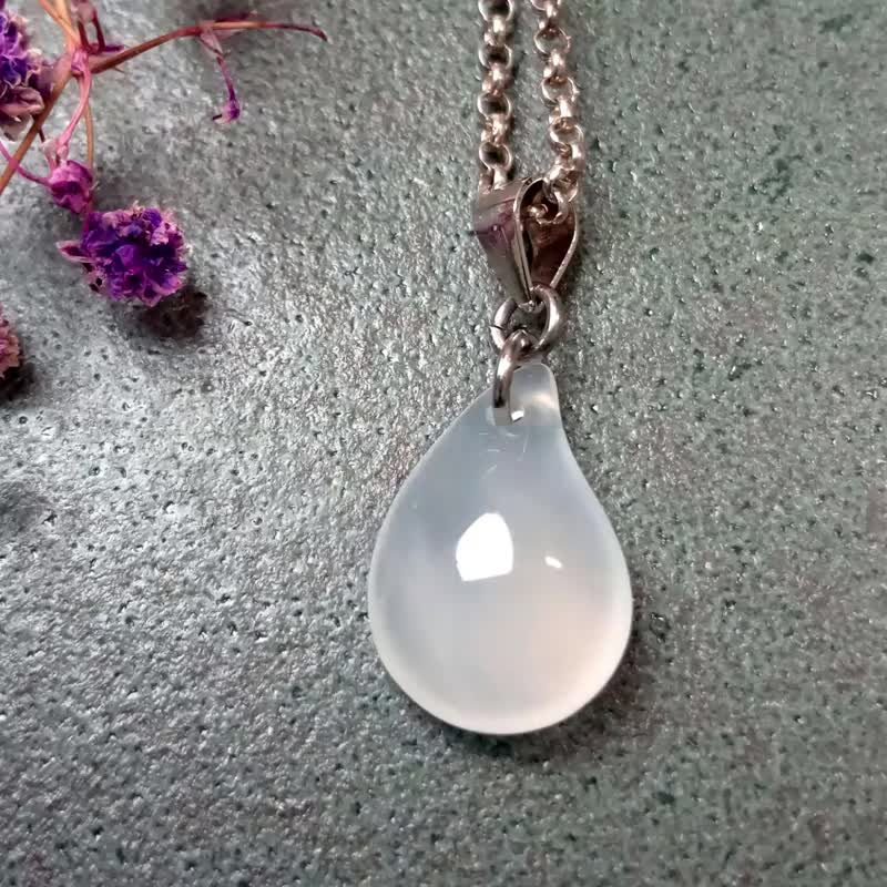 Christmas ornaments Christmas gift box | Designed jade pendant - water drop white chalcedony / simple and easy to match double-sided - สร้อยคอ - หยก สีใส