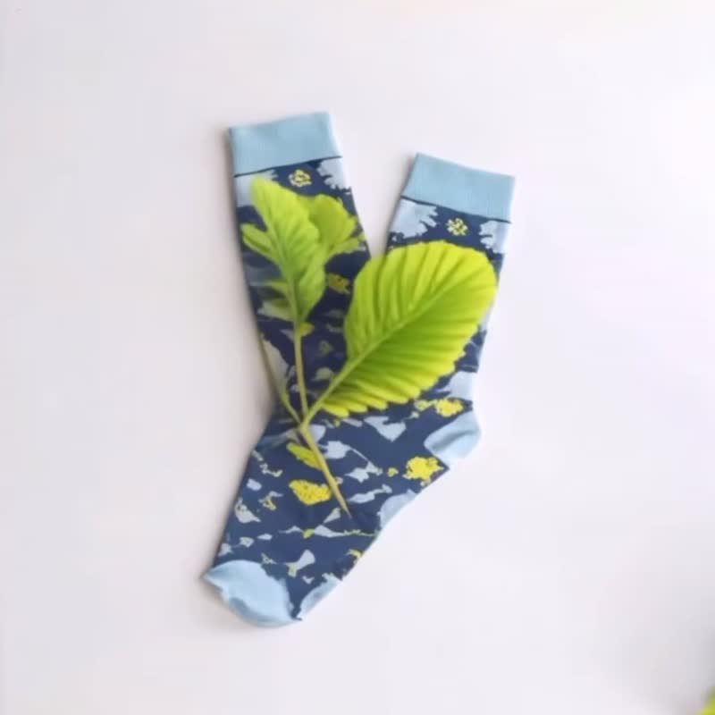 蕨織緹花中筒襪 - 雙扇蕨 | 襪子 女生禮物 百搭 蕨類 植物 穿搭 - 襪子 - 聚酯纖維 藍色