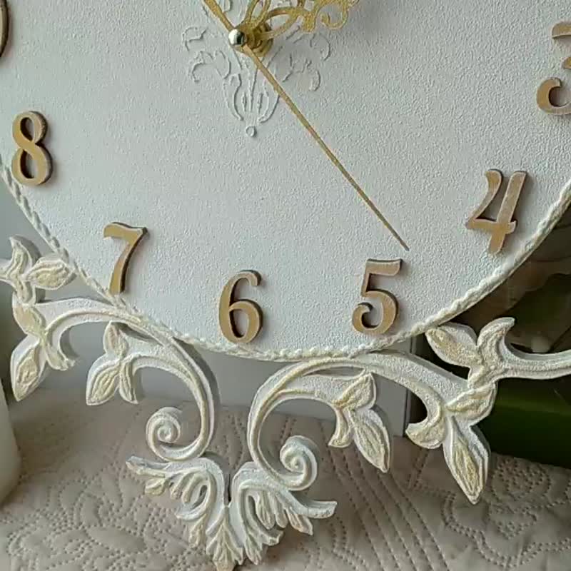 掛鐘 Nursery small white wall clock with gold ornament Silent clock BIRTHDAY GIFT - 時鐘/鬧鐘 - 木頭 白色