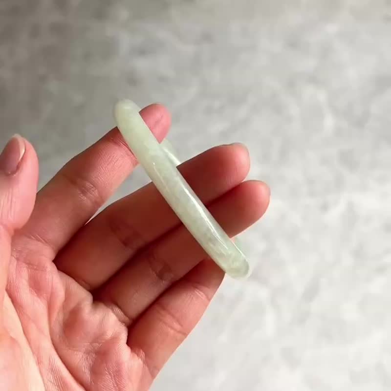 冰種 天然翡翠 緬甸 A玉 玉鐲 • 糯冰種松花色圓鐲 - 手鍊/手環 - 石頭 綠色