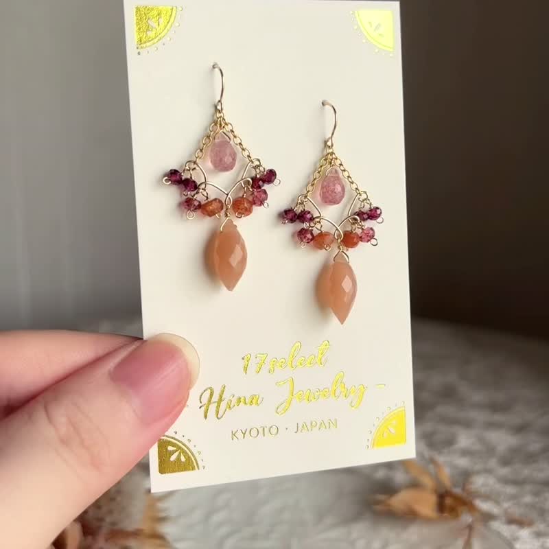 14KGF Autumn Leaves Chandelier Earrings Red / Orange Moonstone Strawberry Quartz - ต่างหู - เครื่องเพชรพลอย สีแดง