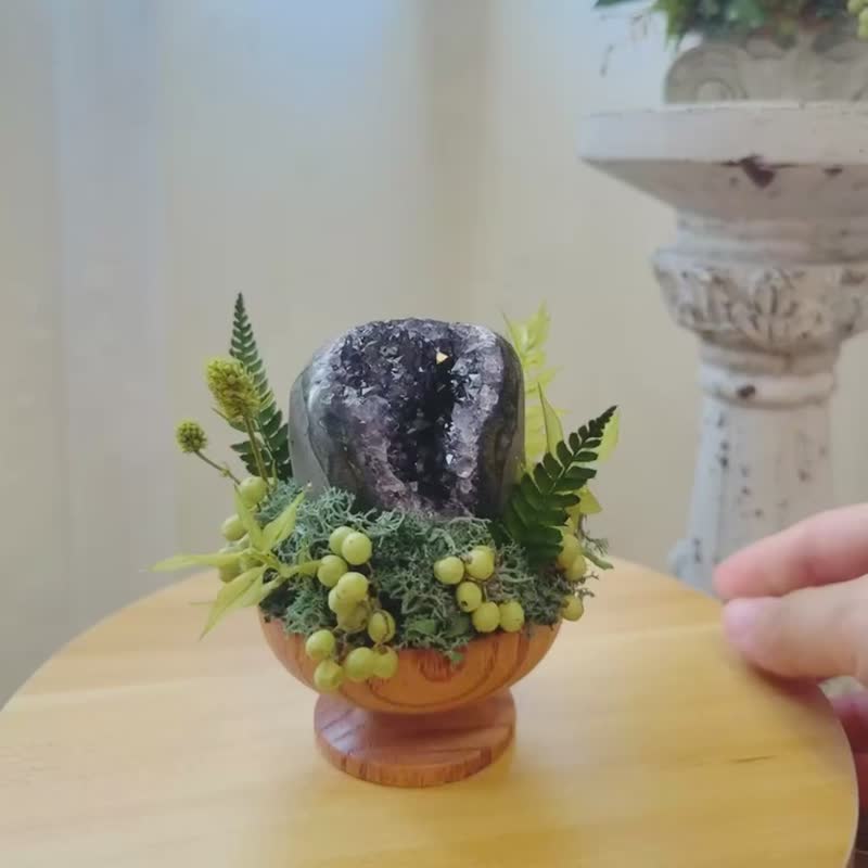 天然紫水晶 晶鎮。桌面小風景。 微景觀永生葉材 綠植栽 - 盆栽/植栽 - 水晶 紫色