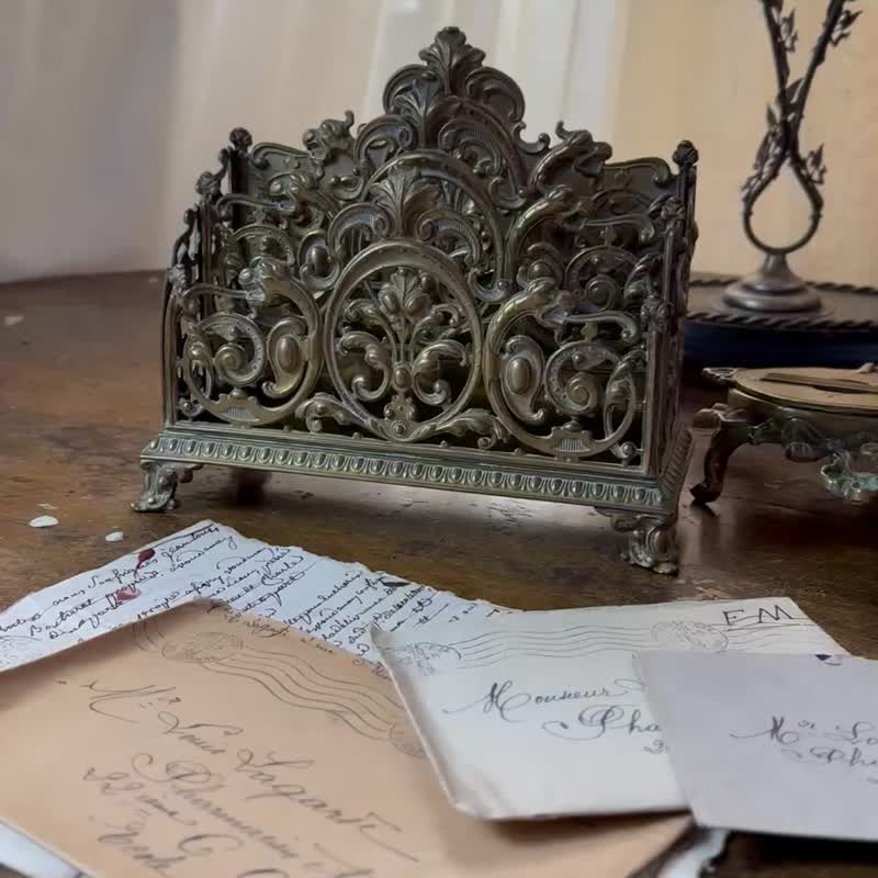 *50954-法國十九世紀末黃銅洛可可雕花信件架 - 居家收納/收納盒/儲物盒 - 銅/黃銅 