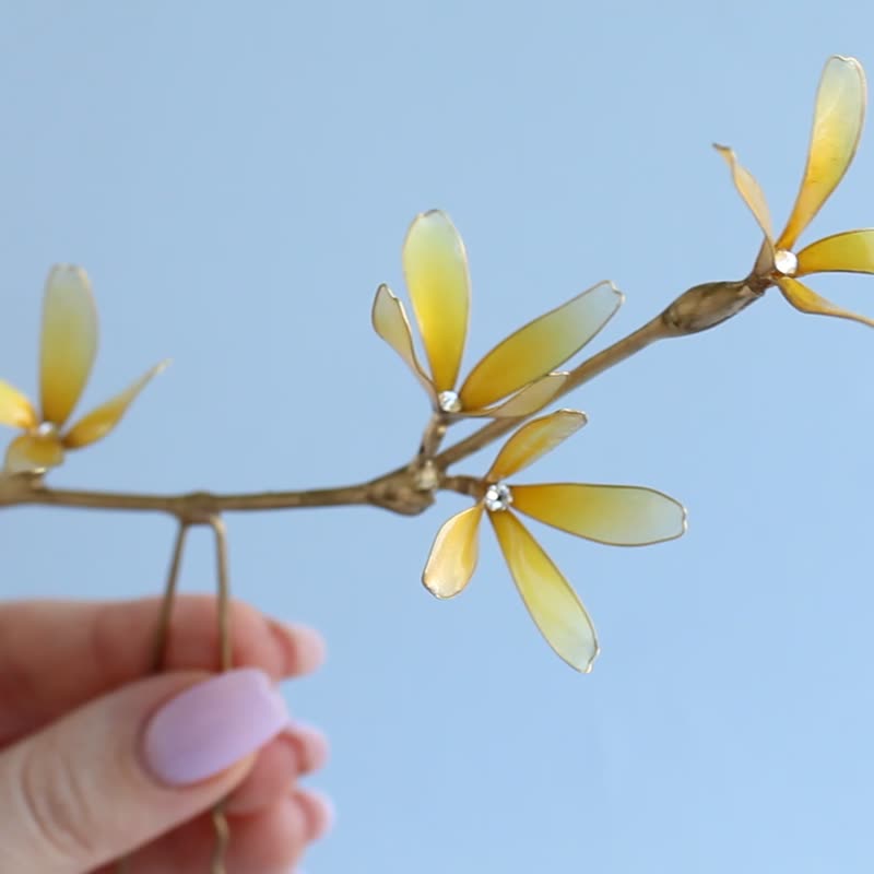 帶有黃色連翹花和施華洛世奇水晶的髮夾金色小枝 - 髮圈/髮夾 - 其他材質 橘色