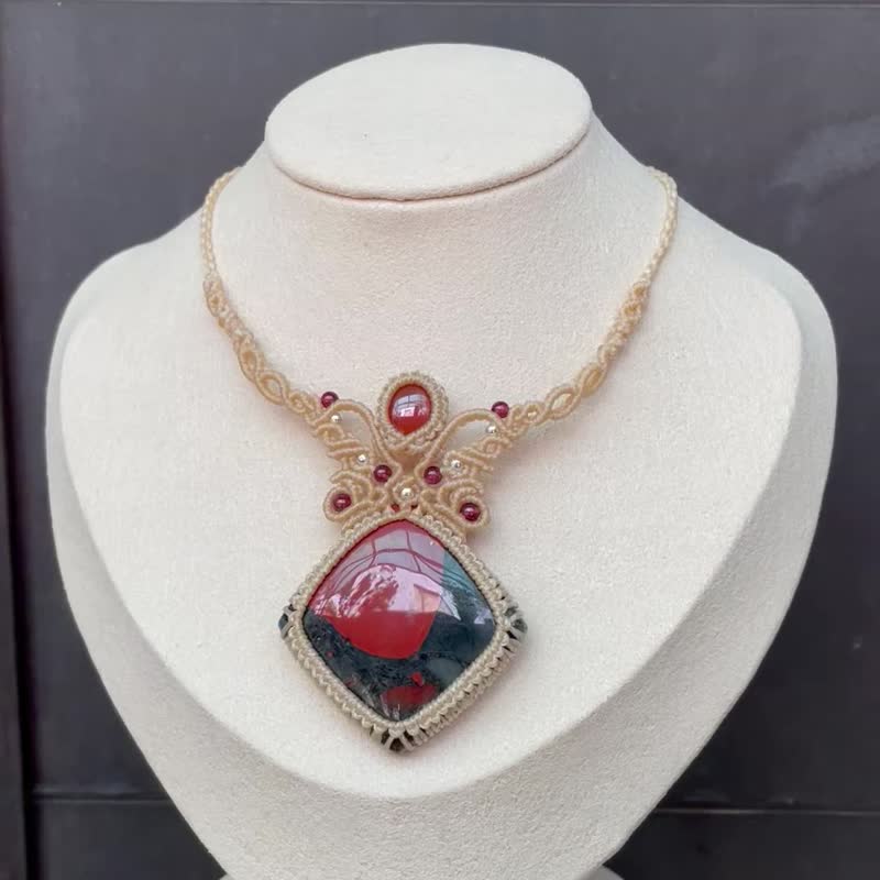 Wax braided/dragon blood Stone/garnet braided Stone necklace - สร้อยคอ - คริสตัล สีแดง