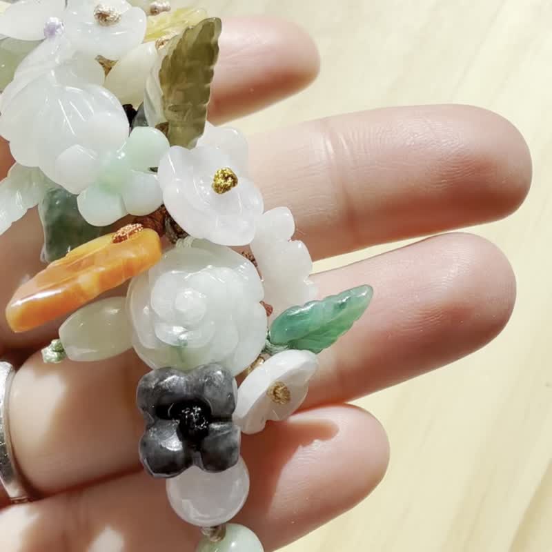 手工玉鐲 - 花園蝴蝶 - 手鍊/手鐲 - 玉石 黑色