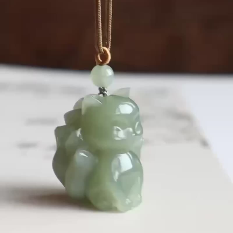 Cute nine-tailed fox natural Hetian jade cute little fox pendant ice bottom clear water Hetian jade fox pendant - สร้อยคอ - หยก 