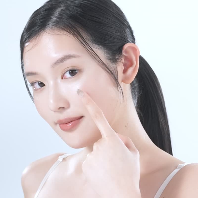 打造水光肌【菈薇奧兒】超導全能賦活童顏精華油 - 精華液/精華油 - 玻璃 白色