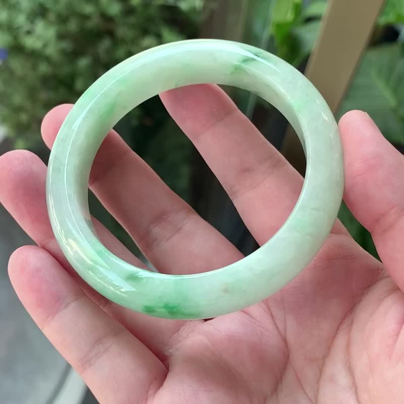 碧糖 | 冰糯種/淺綠飄花/平安鐲/手圍17.5 | 天然A貨翡翠玉手鐲 - 手鍊/手環 - 玉石 綠色