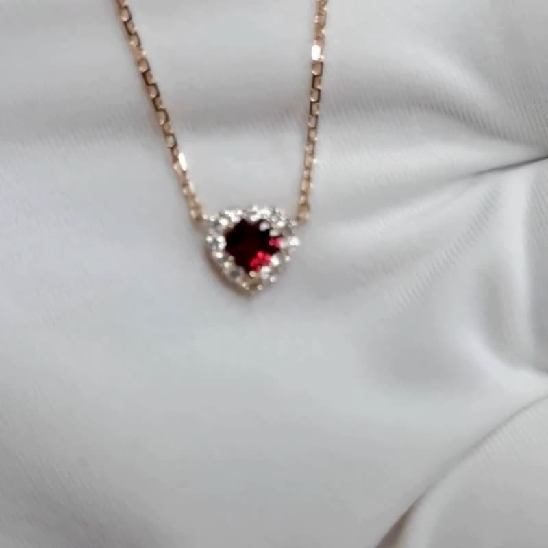 0.25ct Baroque fantasy pigeon blood heart ruby 18k rosegold necklace - สร้อยคอ - เครื่องเพชรพลอย สีแดง