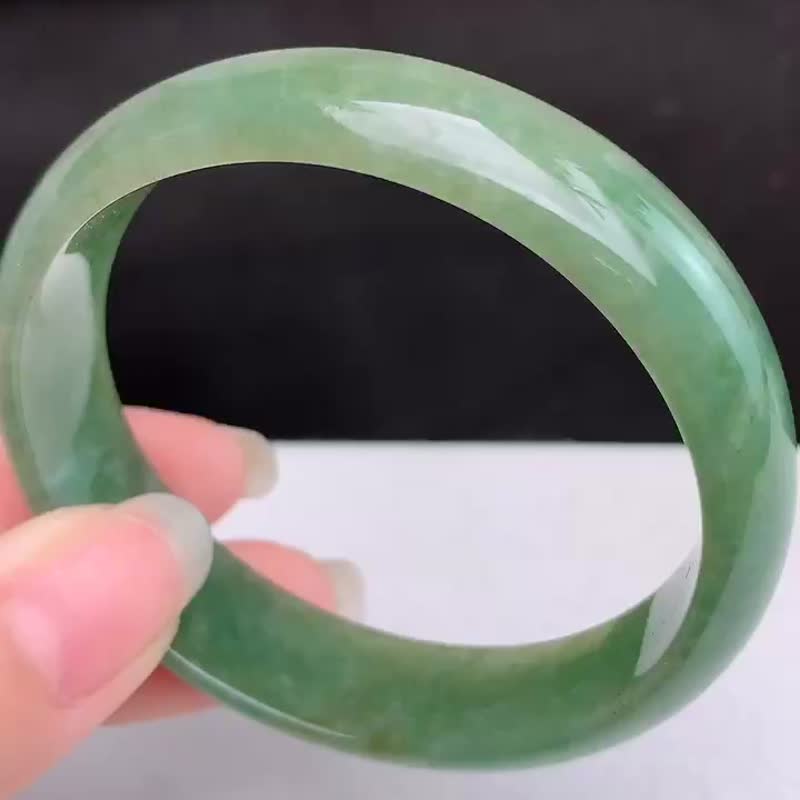 天然翡翠 緬甸 A玉 玉鐲 • 糯冰種翡翠貴妃鐲 - 手鍊/手環 - 玉石 綠色