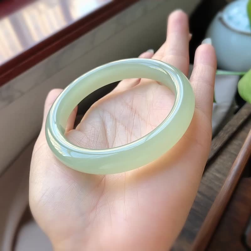 極品高冰晴水美玉鐲精緻和田玉料子冰潤細膩圈口58.5 - 吊飾/掛飾 - 玉石 