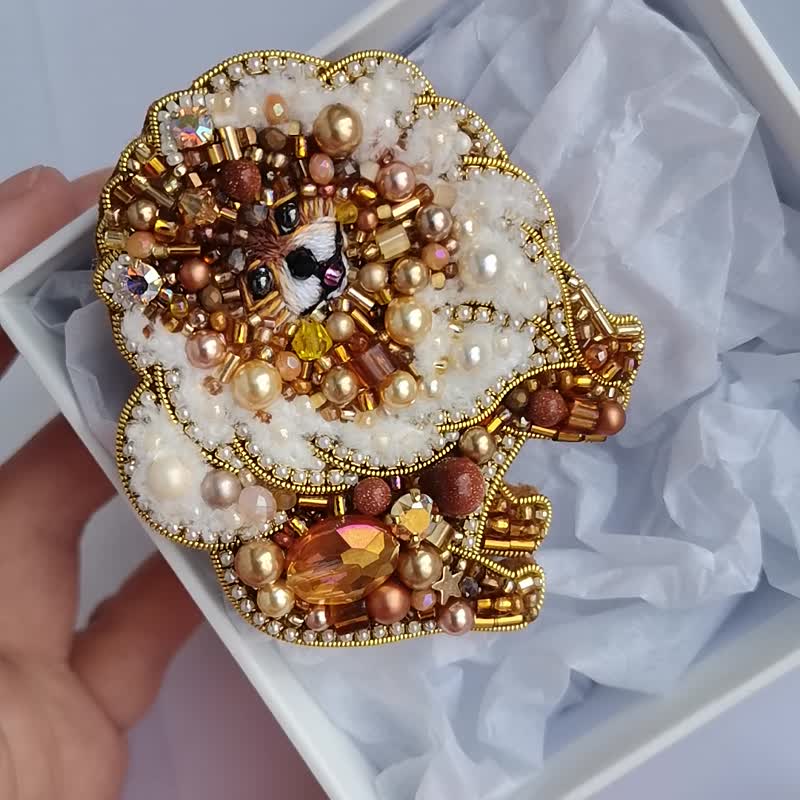 博美犬 Pomeranian brooch beaded, dog show number clip, pomeranian lover gift - 胸針 - 其他材質 橘色