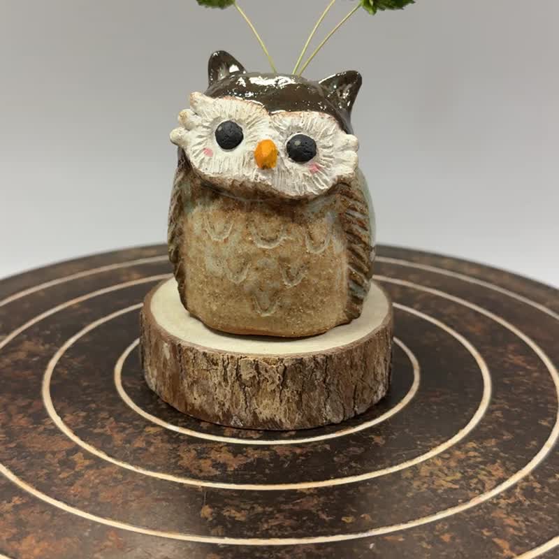 Wood white. Owl shaped flower diffuser bottle 1 - ตุ๊กตา - ดินเผา สีนำ้ตาล