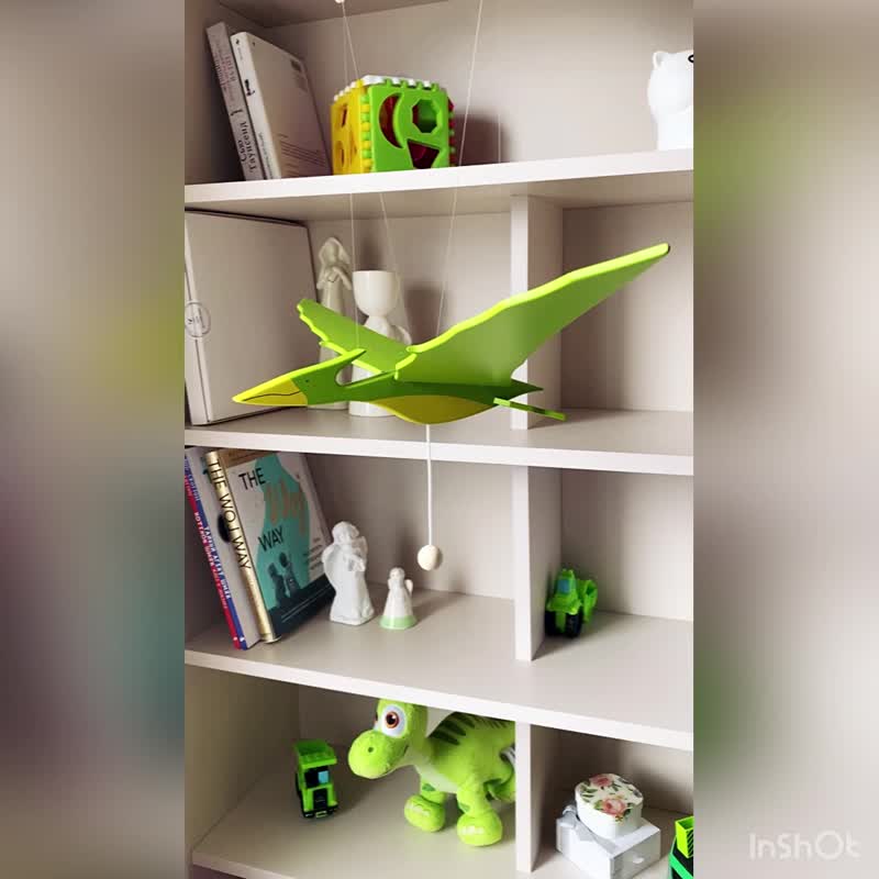 Baby flying mobile for boy's nursery Wooden Pterodactyl toy Dinosaur - ของวางตกแต่ง - ไม้ สีเขียว