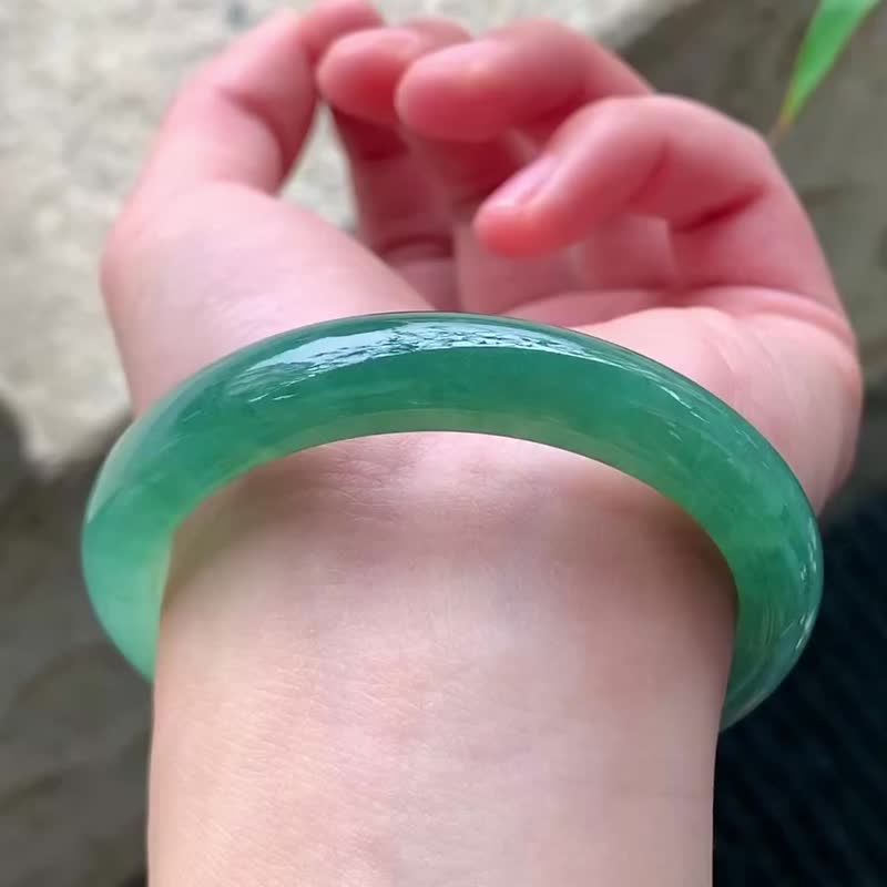 Ice jade jade bracelet, natural jadeite Burmese A jade bracelet • Ice jade oil green gradient jadeite concubine bracelet - Bracelets - Jade Green